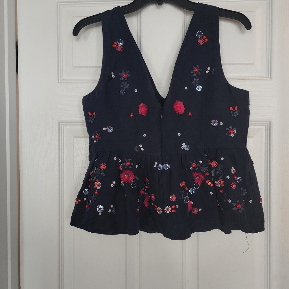 Jcrew size 4 pelpum V neck beaded back zipped line top - Picture 3 of 4